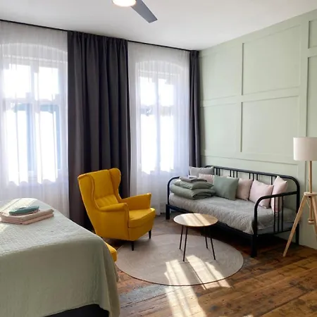 Oda ve Kahvaltı Four Carlsbad Authentic