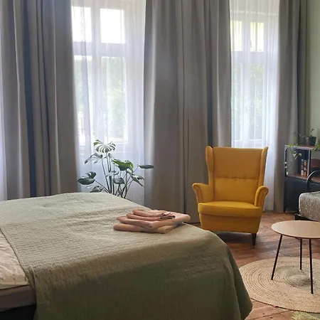 Bed & Breakfast Four Carlsbad Authentic 4*